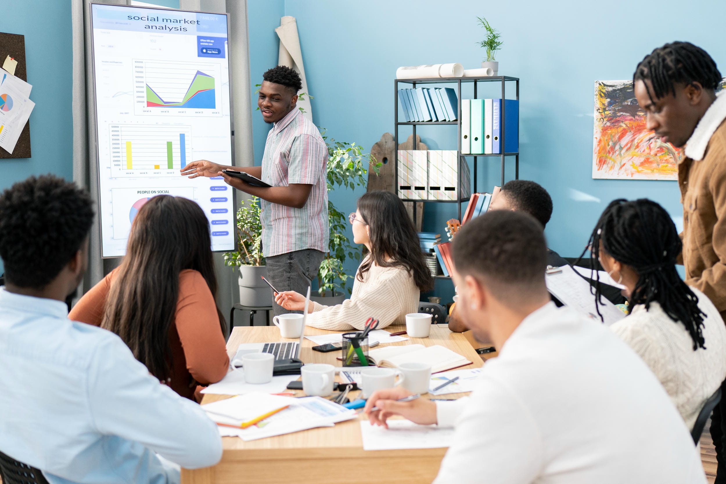 How Business Qualifications Prepare Learners for Leadership Roles